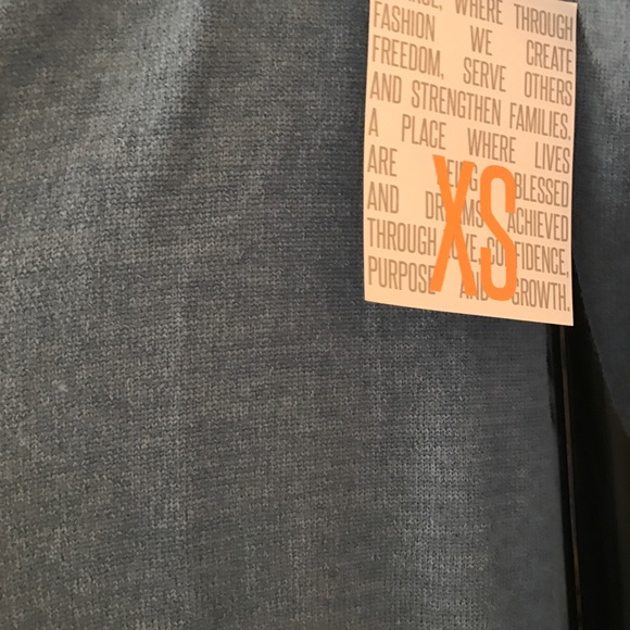 LuLaRoe XS Sarah - Picture 3 of 3